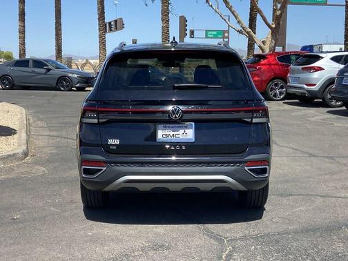 Deep Black Pearl 2025 Volkswagen Taos 1.5T SE