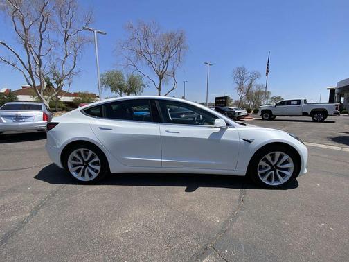 Pearl White Multi-Coat 2019 Tesla Model 3 Mid Range