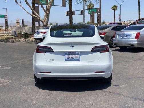 Pearl White Multi-Coat 2019 Tesla Model 3 Mid Range