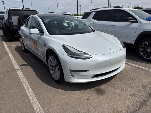 Pearl White Multi-Coat 2019 Tesla Model 3 Mid Range