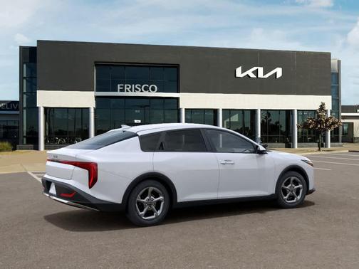 White 2026 Kia K4 LXS