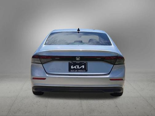 Solar Silver Metallic 2025 Honda Accord SE