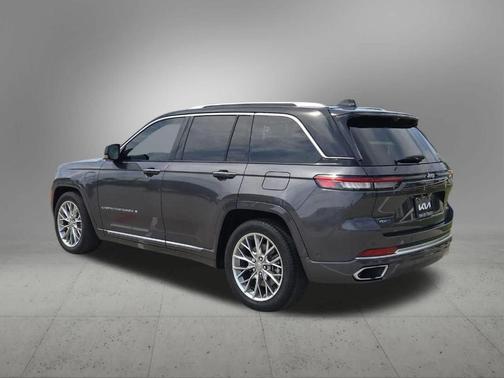 Metallic 2022 Jeep Grand Cherokee 4xe Summit