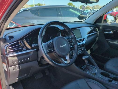 2022 Kia Niro Touring SE