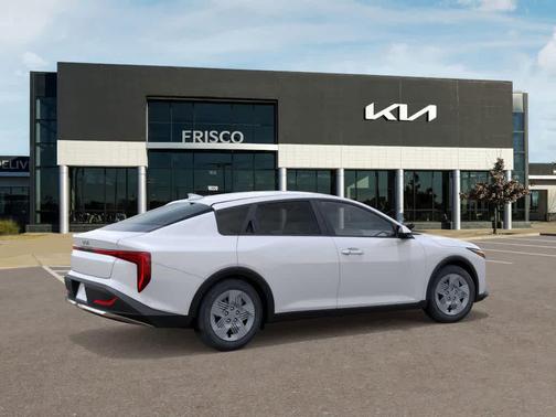 2025 Kia K4 LX