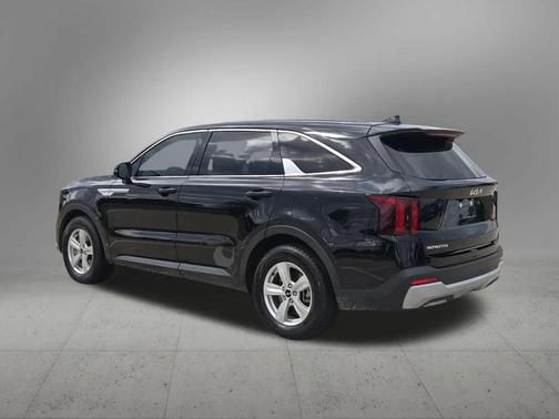 Ebony Black 2024 Kia Sorento LX