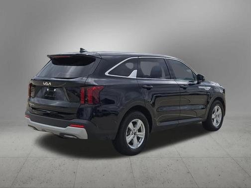 Ebony Black 2024 Kia Sorento LX