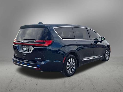 2022 Chrysler Pacifica Hybrid Limited