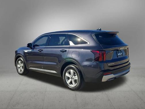 2025 Kia Sorento LX