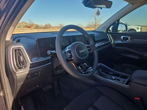 2025 Kia Sorento LX