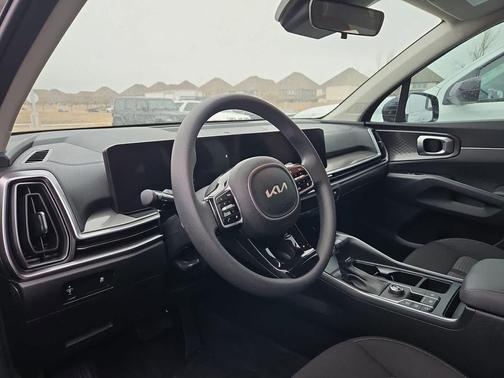 2025 Kia Sorento LX