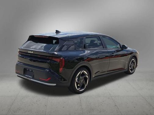 Aurora Black Pearl 2026 Kia K4 EX