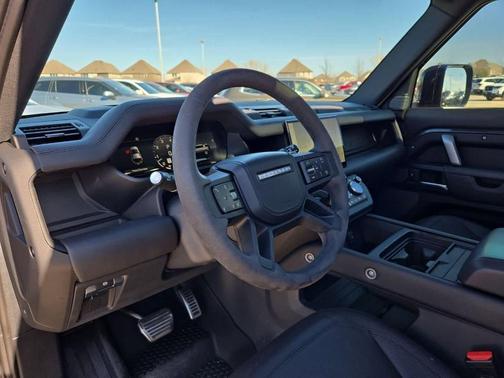 2023 Land Rover Defender 110 V8