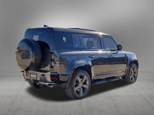 2023 Land Rover Defender 110 V8