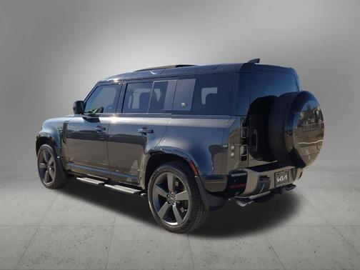 2023 Land Rover Defender 110 V8