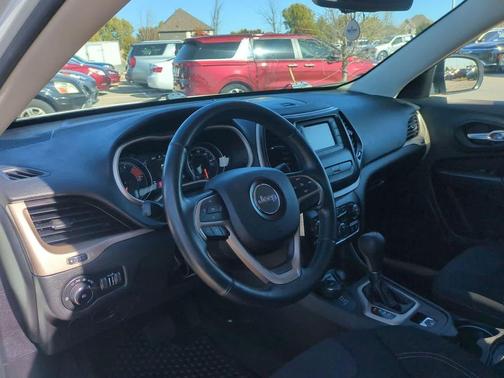 2016 Jeep Cherokee Altitude