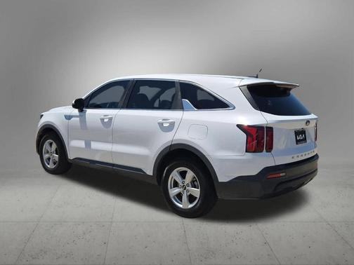Glacial White Pearl 2021 Kia Sorento LX