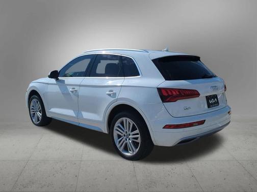 2020 Audi Q5 40 Premium Plus
