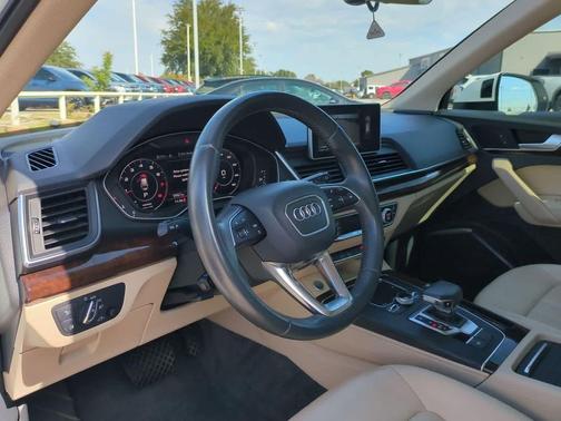 2020 Audi Q5 40 Premium Plus