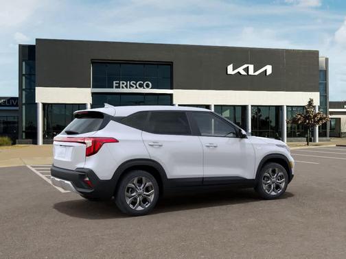 White 2026 Kia Seltos LX