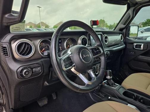 Granite Crystal Clearcoat Metallic 2018 Jeep Wrangler Unlimited Sahara
