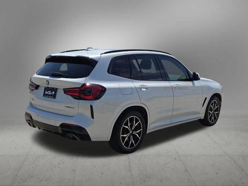 Mineral White Metallic 2022 BMW X3 sDrive30i