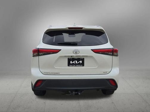 Blizzard Pearl 2021 Toyota Highlander XLE