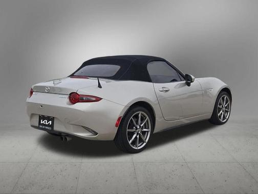 Platinum Quartz Metallic 2023 Mazda MX-5 Miata Grand Touring