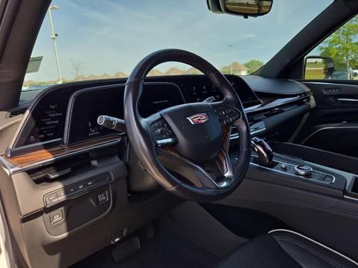 Crystal White Tri-Coat 2021 Cadillac Escalade Premium Luxury