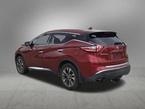 Red 2018 Nissan Murano S
