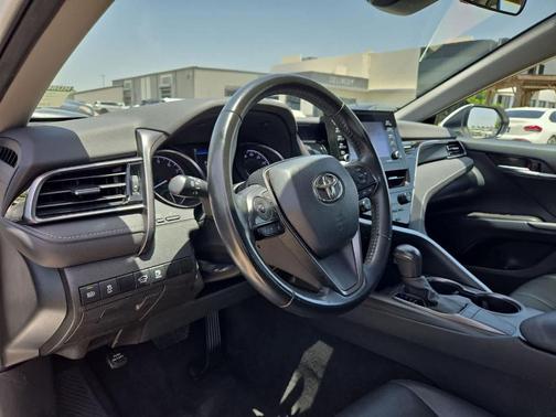 Ice 2024 Toyota Camry SE