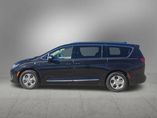 2018 Chrysler Pacifica Hybrid Limited