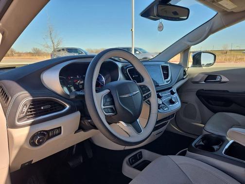 2018 Chrysler Pacifica Hybrid Limited