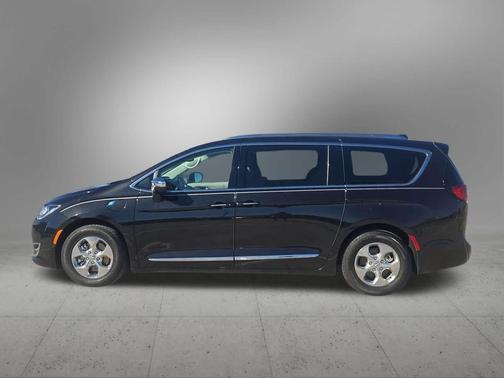 2018 Chrysler Pacifica Hybrid Limited