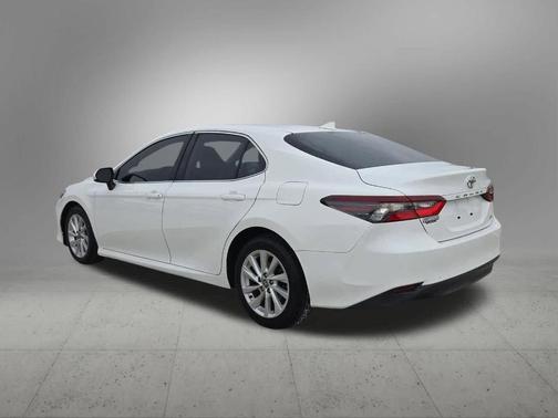 White 2022 Toyota Camry LE