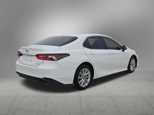 White 2022 Toyota Camry LE