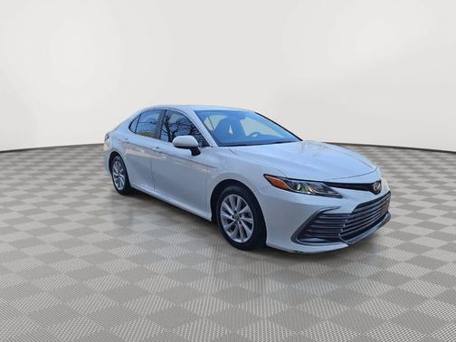 White 2022 Toyota Camry LE