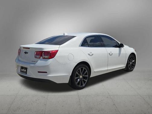 Summit White 2014 Chevrolet Malibu 2LT