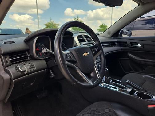 Summit White 2014 Chevrolet Malibu 2LT