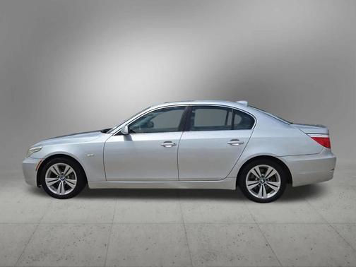 Silver 2009 BMW 528 i