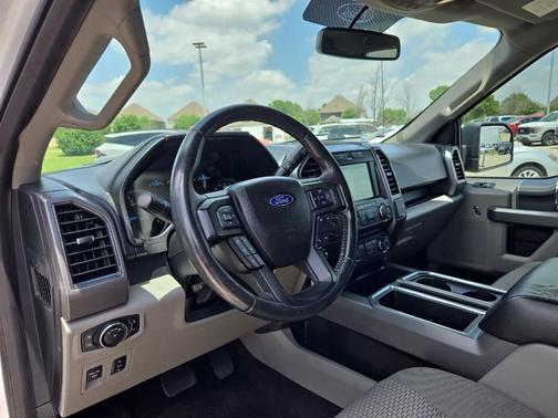 Oxford White 2017 Ford F-150 XLT