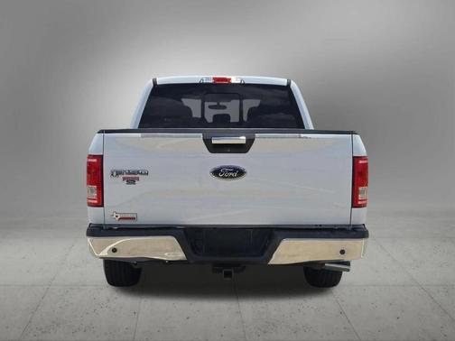 Oxford White 2017 Ford F-150 XLT
