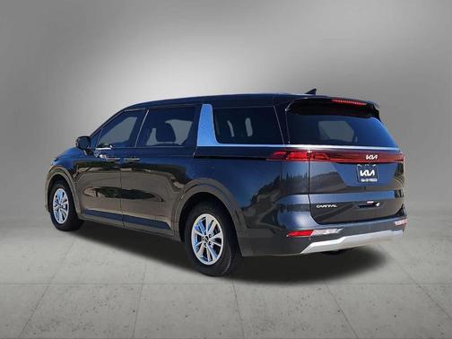2023 Kia Carnival LX