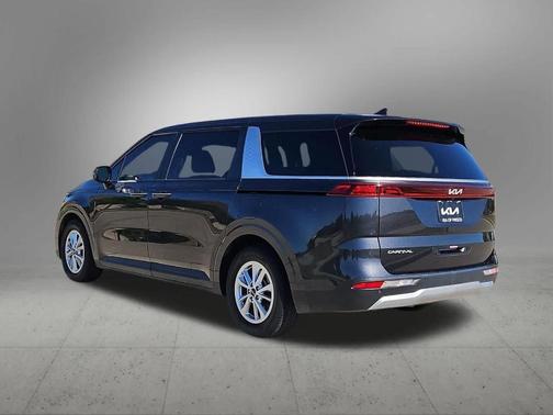 2023 Kia Carnival LX