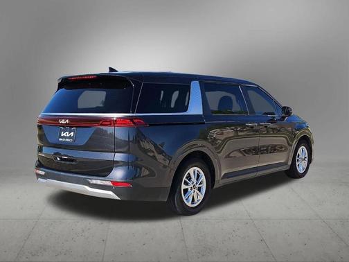 2023 Kia Carnival LX