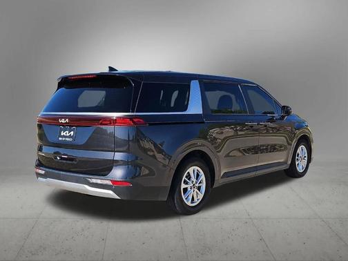 2023 Kia Carnival LX