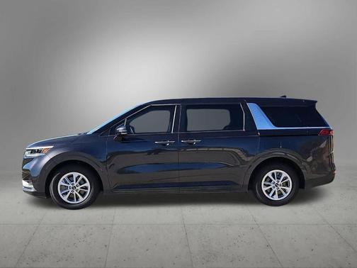 2023 Kia Carnival LX