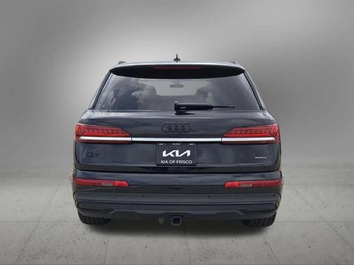 Orca Black Metallic 2021 Audi Q7 55 Prestige