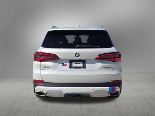 Mineral White Metallic 2019 BMW X5 xDrive40i