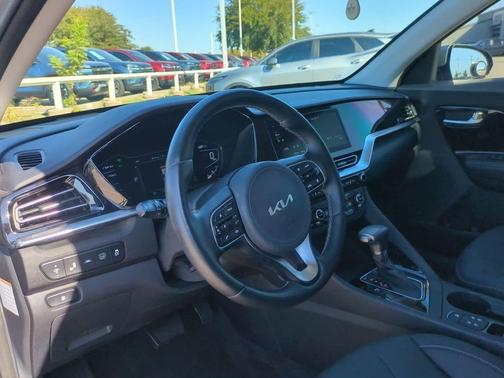 2022 Kia Niro EX Premium